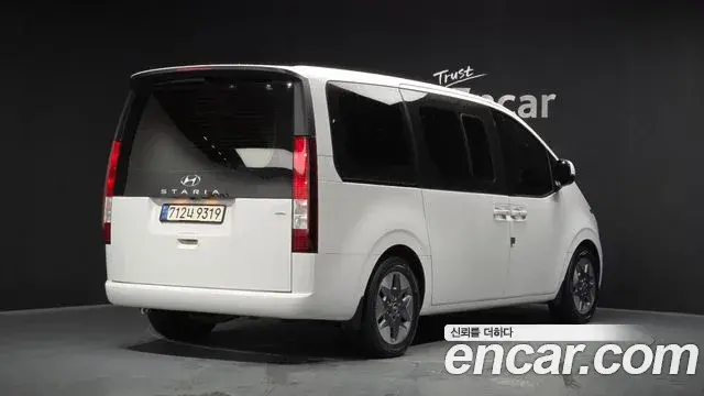 Hyundai Staria 2022 — ფოტო 5/20