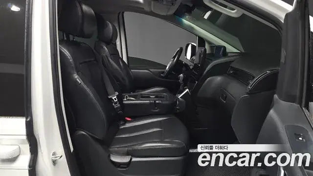 Hyundai Staria 2022 — ფოტო 15/20