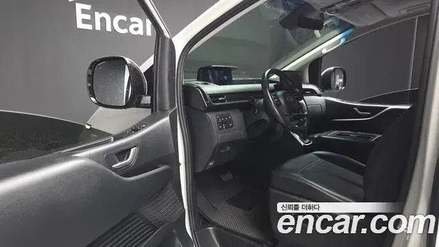 Hyundai Staria 2022 — ფოტო 8/20