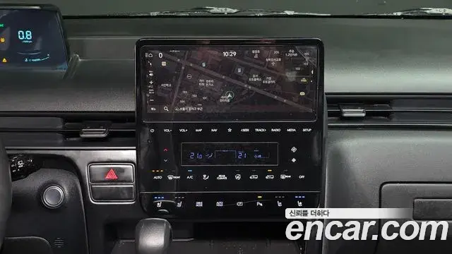 Hyundai Staria 2022 — ფოტო 9/20