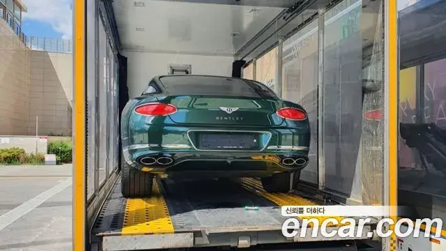 Bentley Continental GT 2022 — Photo 13/18