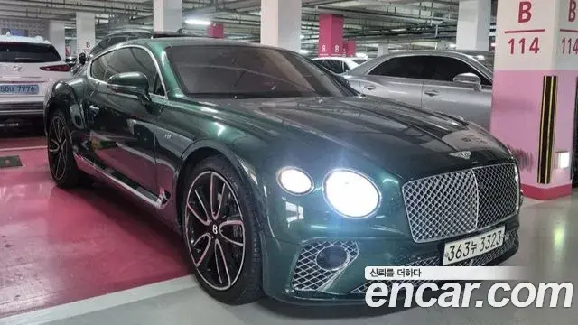 Bentley Continental GT 2022 — Photo 4/18