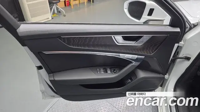 Audi A6 2022 — Photo 30/31