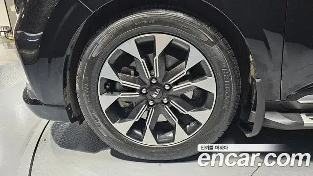Kia Carnival 2021 — Şəkil 19/20