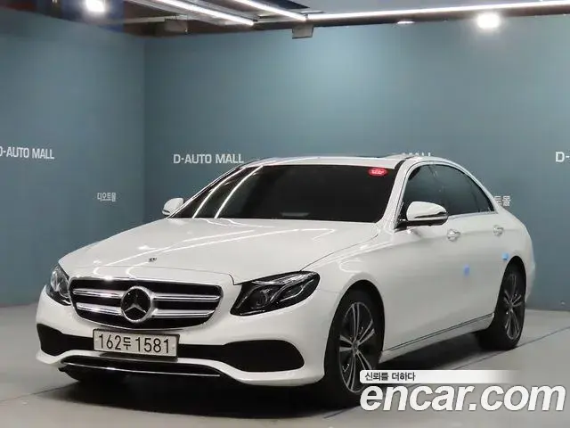 Mercedes-Benz E-Class 2020 — ფოტო 4/20