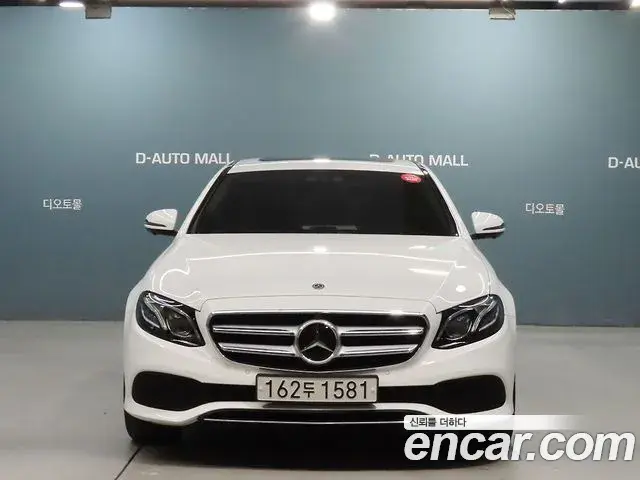 Mercedes-Benz E-Class 2020 — ფოტო 17/20