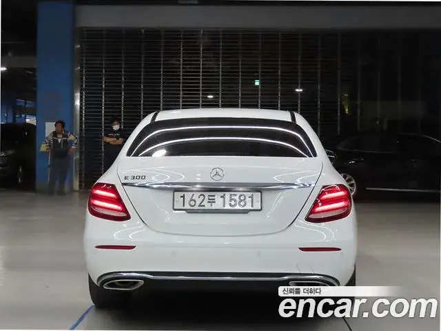 Mercedes-Benz E-Class 2020 — ფოტო 5/20