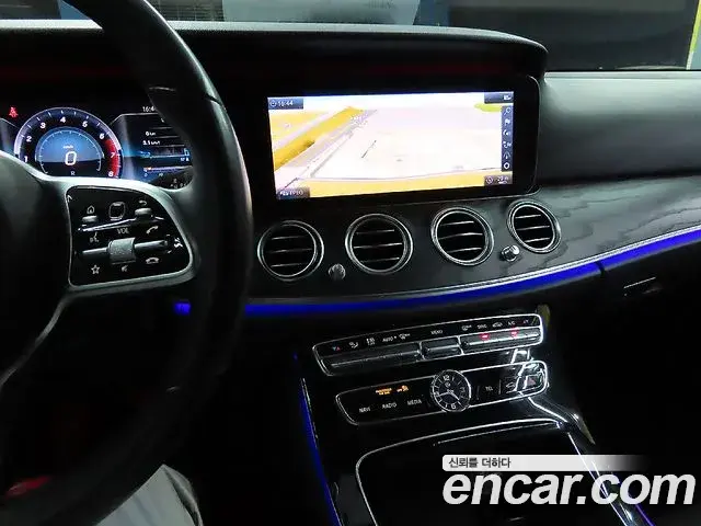 Mercedes-Benz E-Class 2020 — ფოტო 20/20