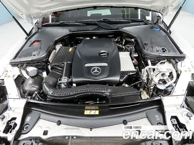 Mercedes-Benz E-Class 2020 — ფოტო 8/20