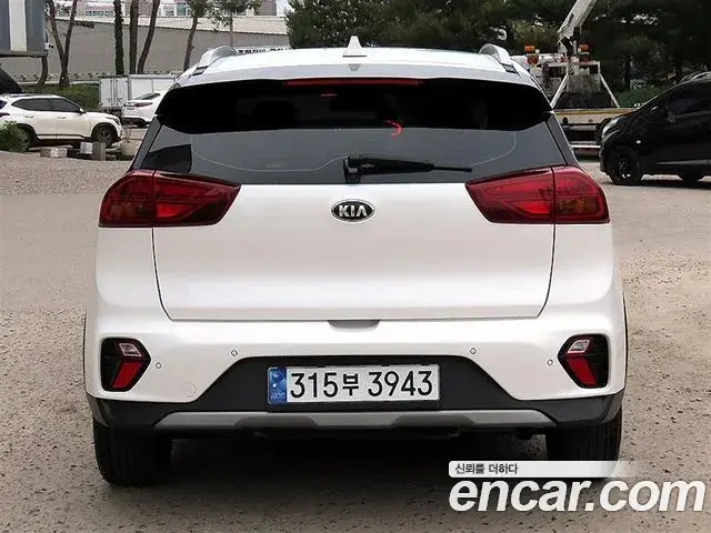 Kia Niro 2021 — Şəkil 13/20