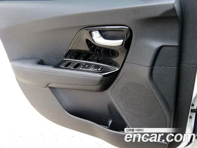 Kia Niro 2021 — Şəkil 11/20