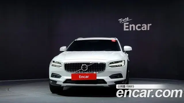 Volvo V90 Cross Country 2021 — Фото 3/20