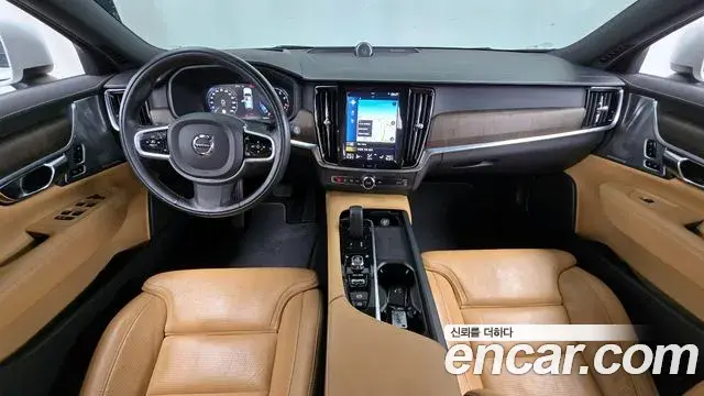 Volvo V90 Cross Country 2021 — Фото 7/20