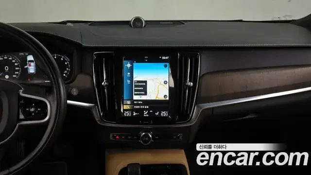 Volvo V90 Cross Country 2021 — Фото 13/20