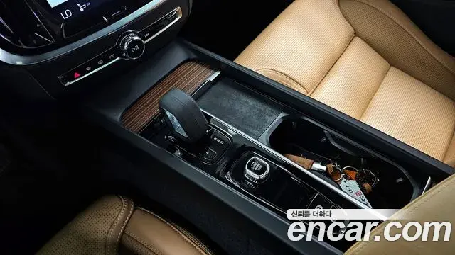 Volvo V60 Cross Country 2022 — Photo 14/20