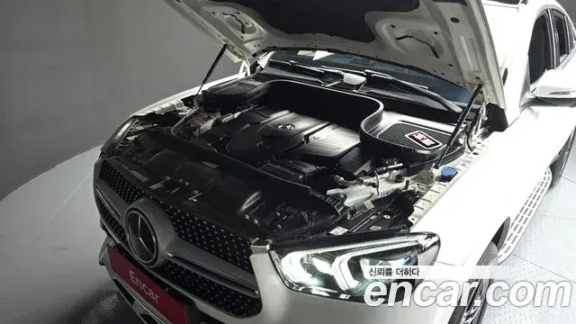 Mercedes-Benz GLE-Class 2021 — Şəkil 7/20