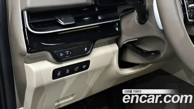 Kia Carnival 2024 — Фото 18/20