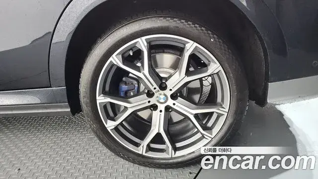BMW X6 2021 — Şəkil 28/35