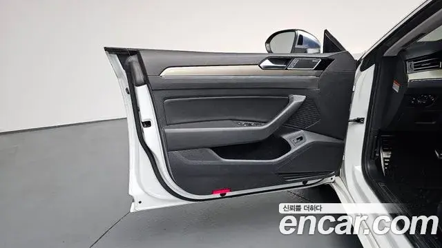 Volkswagen Arteon 2020 — ფოტო 17/35