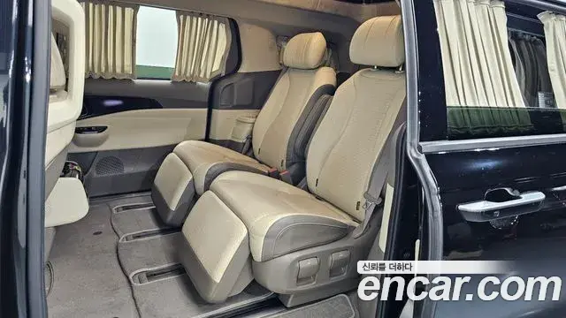 Kia Carnival 2022 — Фото 11/20