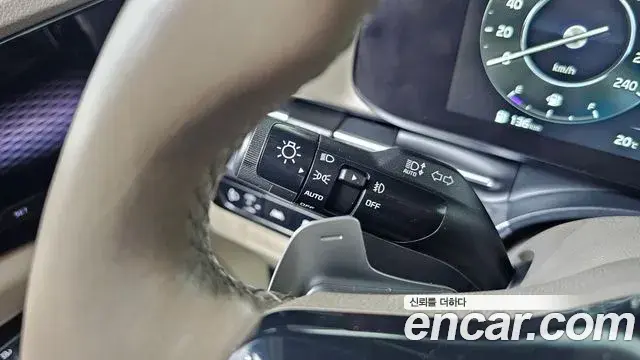 Kia Carnival 2022 — ფოტო 15/31