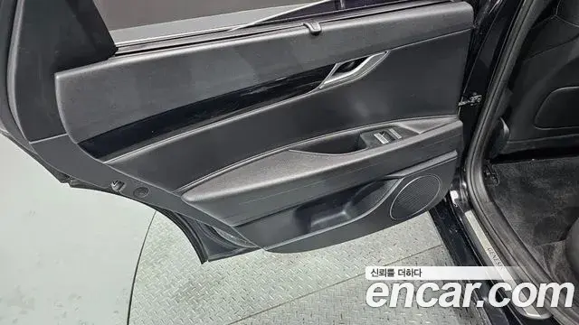 Genesis G80 2021 — ფოტო 14/32