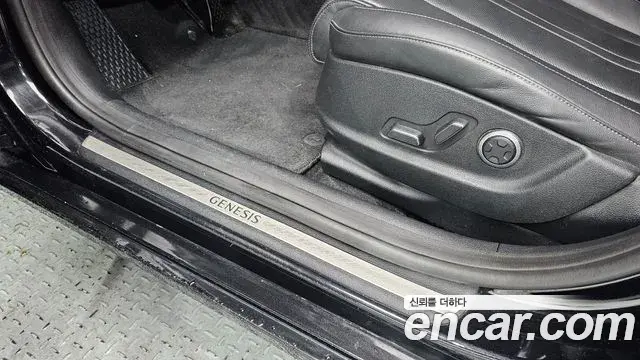 Genesis G80 2021 — ფოტო 25/32
