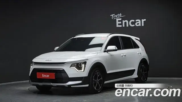 Kia Niro 2025 — Фото 1/20
