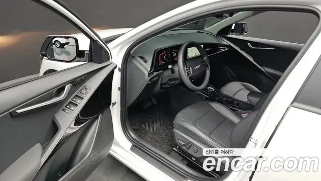 Kia Niro 2025 — Фото 11/20