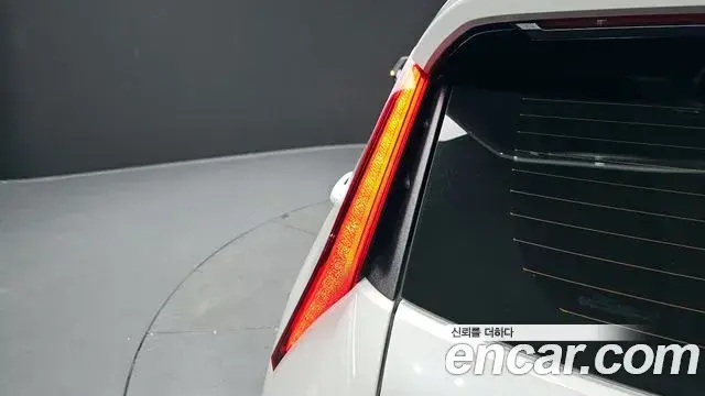 Kia Niro 2025 — Şəkil 25/30