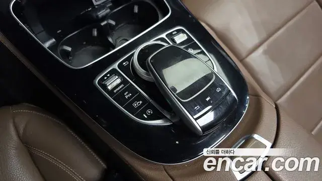Mercedes-Benz E-Class 2018 — Photo 15/32