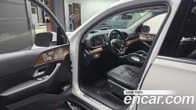 Mercedes-Benz GLE-Class 2020 — Фото 10/20