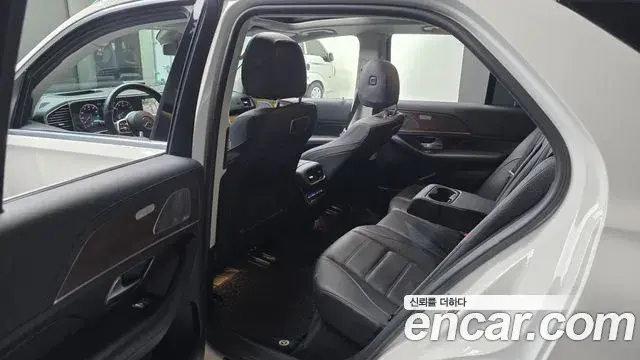 Mercedes-Benz GLE-Class 2020 — Фото 11/20
