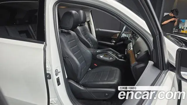 Mercedes-Benz GLE-Class 2020 — Фото 12/20
