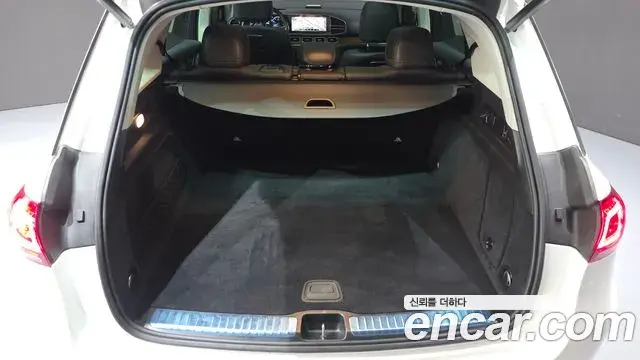 Mercedes-Benz GLE-Class 2020 — Şəkil 16/33