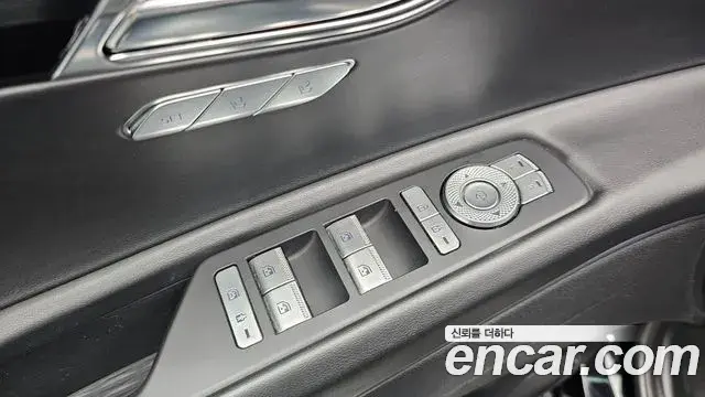 Genesis GV80 2020 — ფოტო 11/33