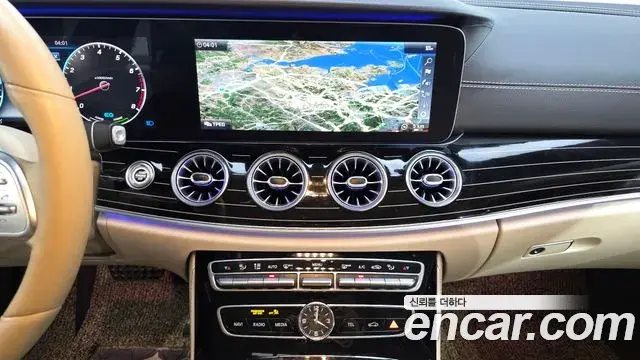 Mercedes-Benz CLS-Class 2019 — Photo 13/20