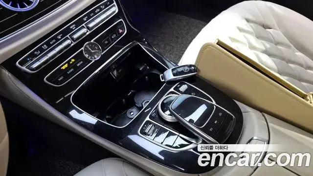 Mercedes-Benz CLS-Class 2019 — Photo 19/20