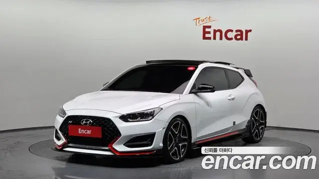 Hyundai Veloster 2022 — Фото 1/20