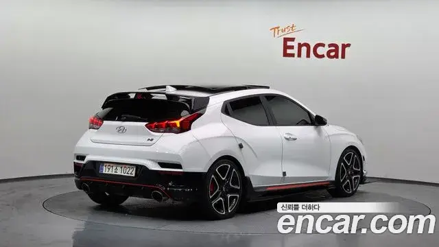 Hyundai Veloster 2022 — Фото 2/20