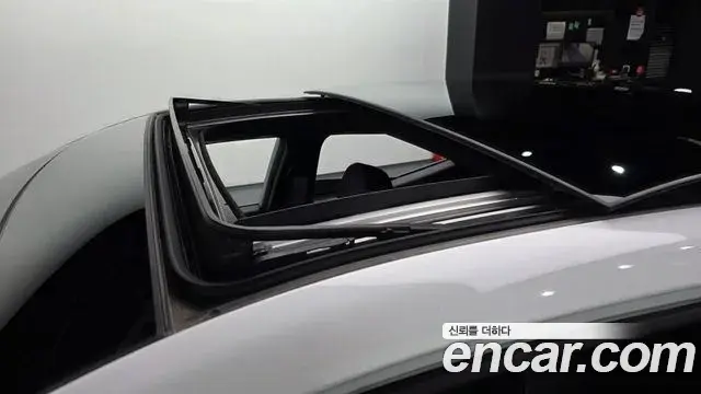 Hyundai Veloster 2022 — Фото 18/20