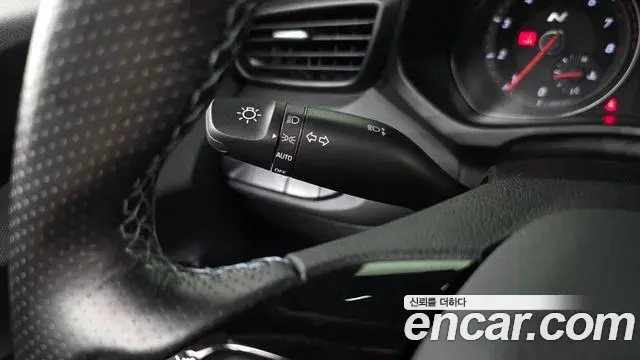 Hyundai Veloster 2022 — ფოტო 4/27