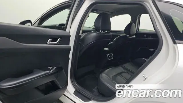 Kia K5 2020 — Photo 8/20