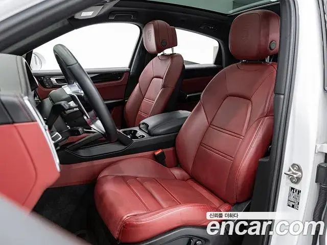 Porsche Cayenne 2023 — ფოტო 15/19