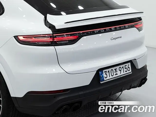 Porsche Cayenne 2023 — ფოტო 8/19