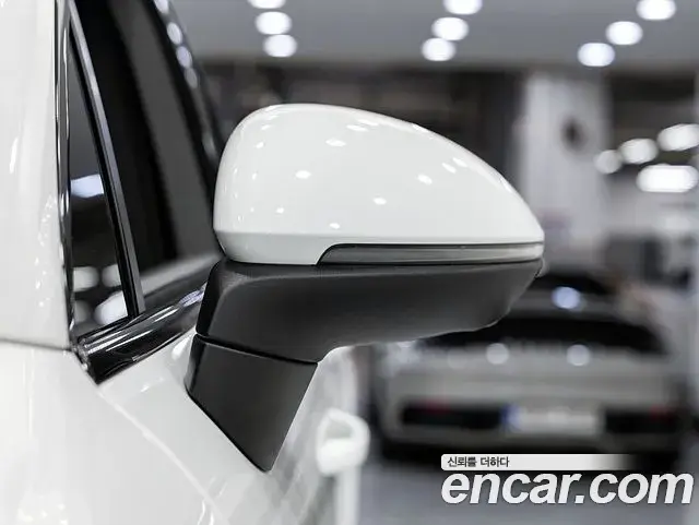 Porsche Cayenne 2023 — ფოტო 5/19