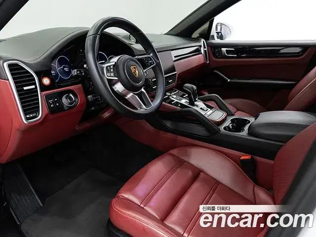 Porsche Cayenne 2023 — ფოტო 19/19