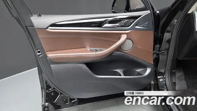 BMW X3 2018 — Şəkil 24/30