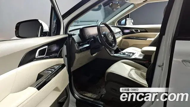 Kia Carnival 2021 — Фото 10/20