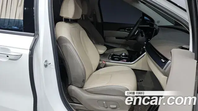 Kia Carnival 2021 — Фото 11/20